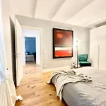 Chic Riverside 3-room Next To San Niccolo Διαμέρισμα *