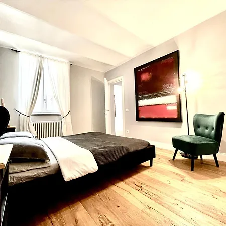 Chic Riverside 3-room Next To San Niccolo شقة